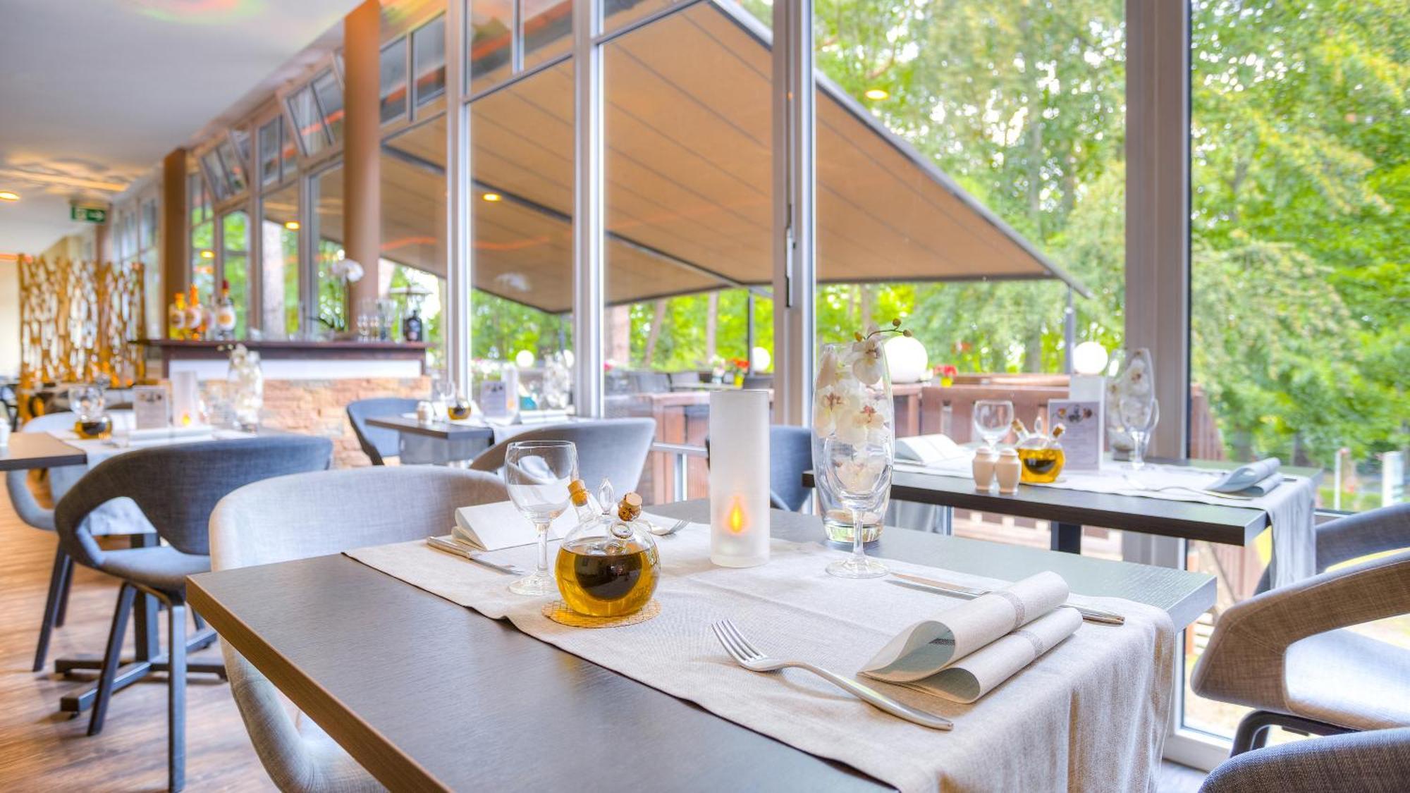 Ostseehotel Villen Im Park - Ein Rovell Hotel 제바트헤링스도르프 외부 사진