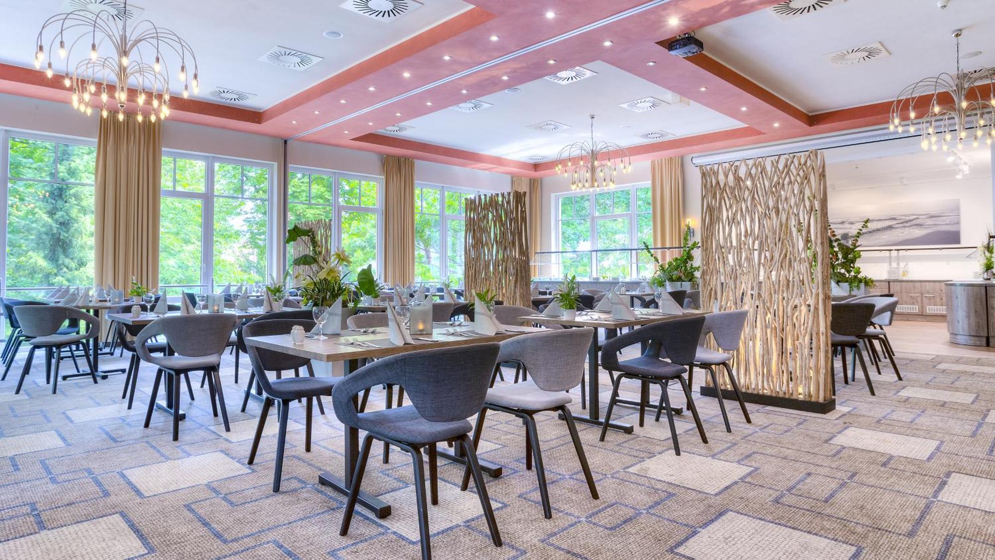 Ostseehotel Villen Im Park - Ein Rovell Hotel 제바트헤링스도르프 외부 사진