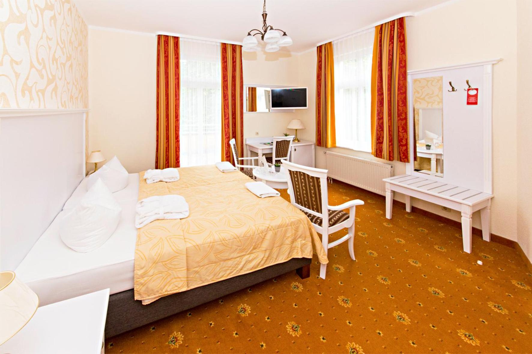 Ostseehotel Villen Im Park - Ein Rovell Hotel 제바트헤링스도르프 외부 사진