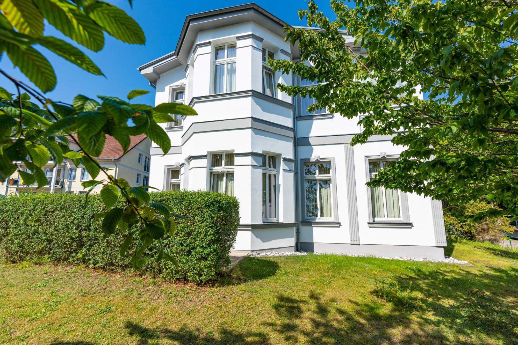 Ostseehotel Villen Im Park - Ein Rovell Hotel 제바트헤링스도르프 외부 사진