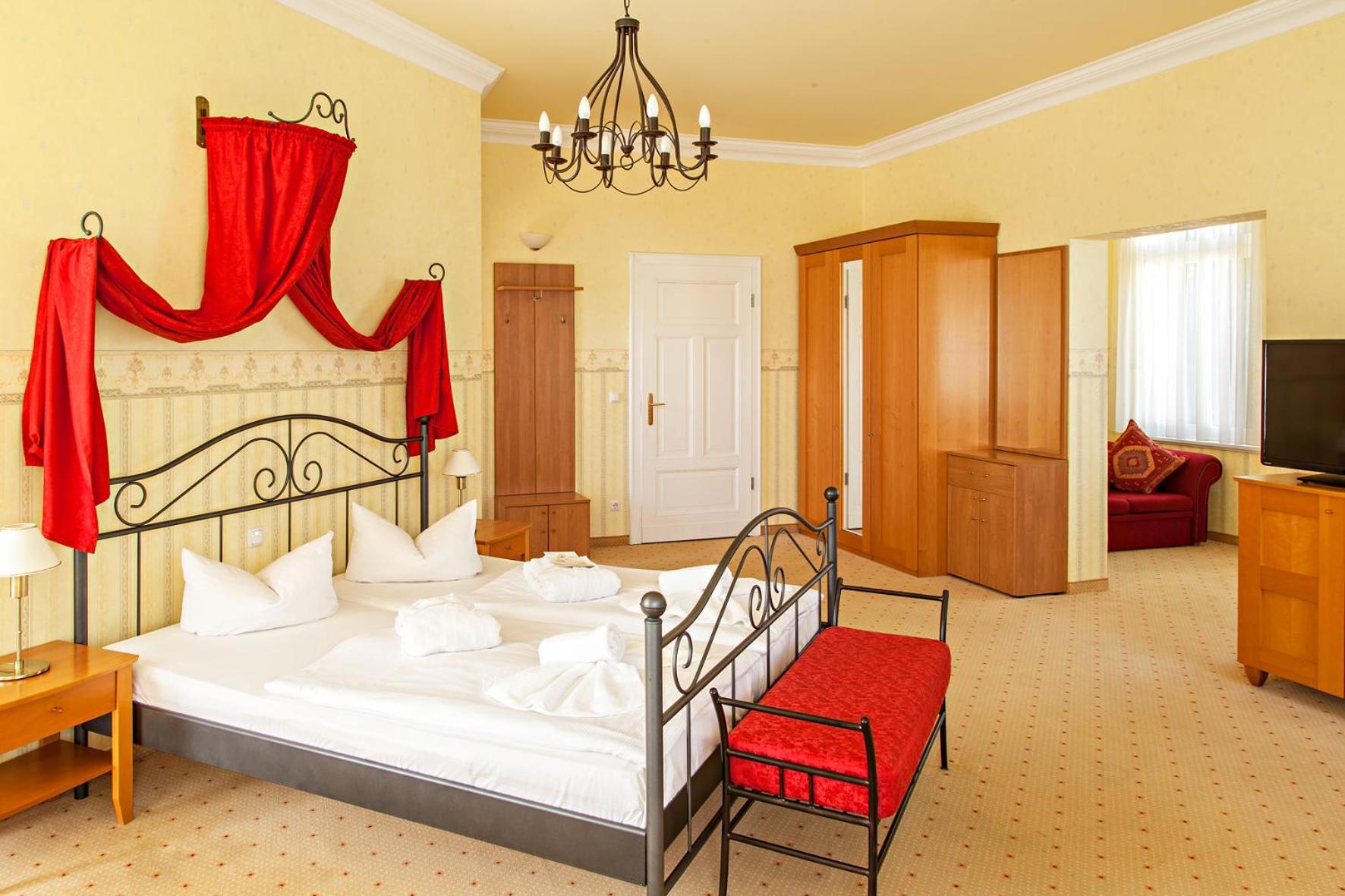 Ostseehotel Villen Im Park - Ein Rovell Hotel 제바트헤링스도르프 외부 사진