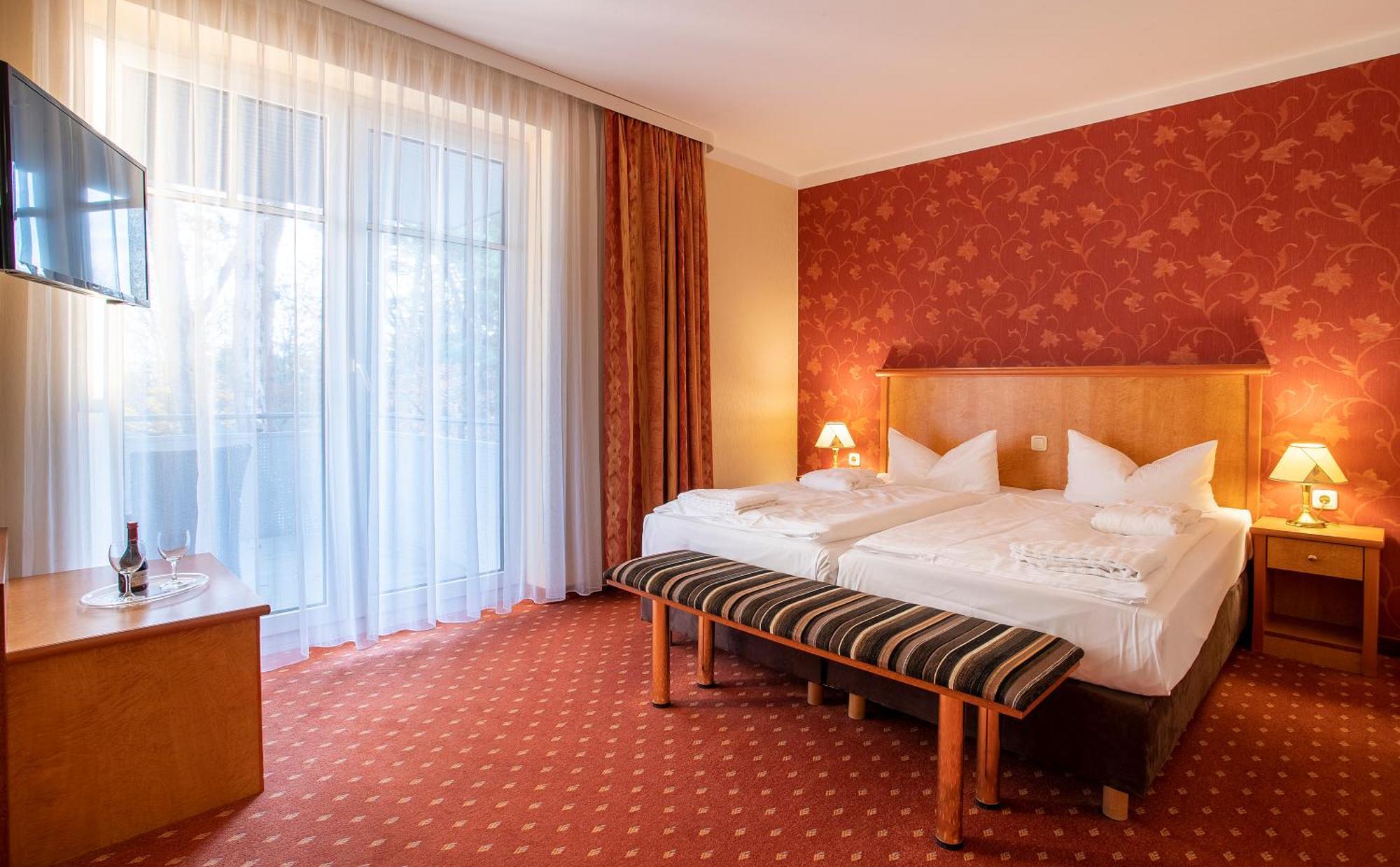 Ostseehotel Villen Im Park - Ein Rovell Hotel 제바트헤링스도르프 외부 사진