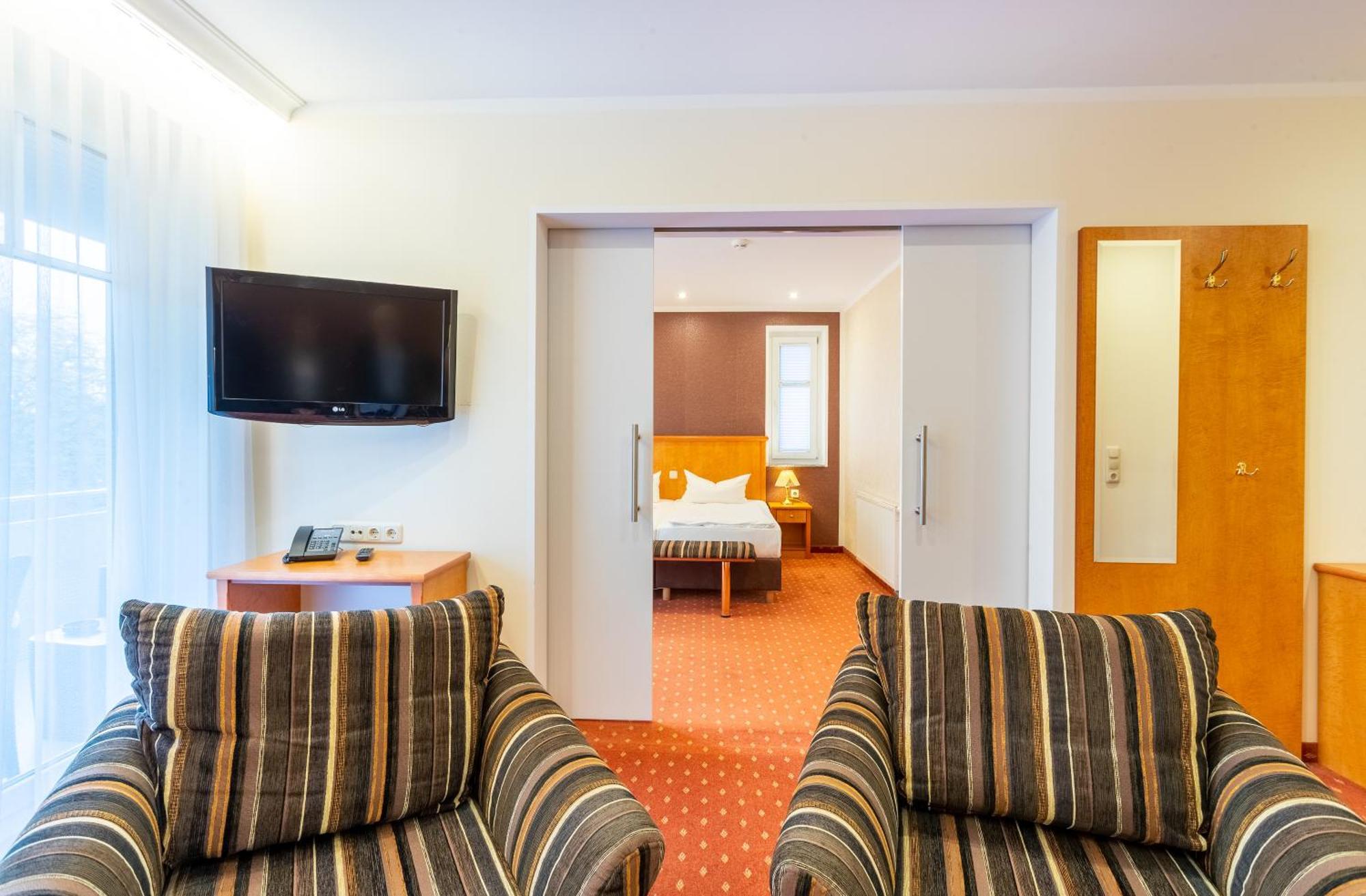 Ostseehotel Villen Im Park - Ein Rovell Hotel 제바트헤링스도르프 외부 사진