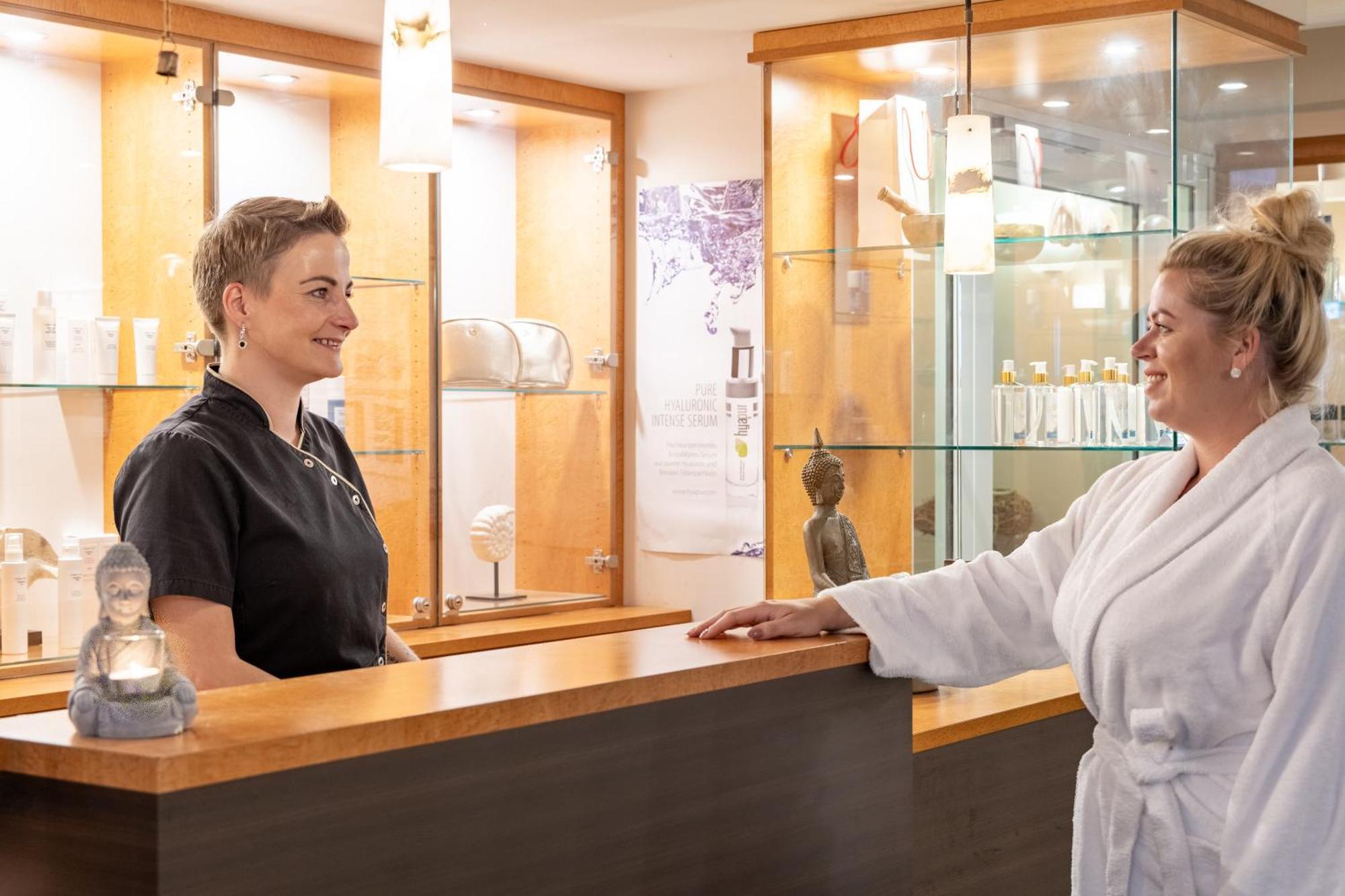 Ostseehotel Villen Im Park - Ein Rovell Hotel 제바트헤링스도르프 외부 사진