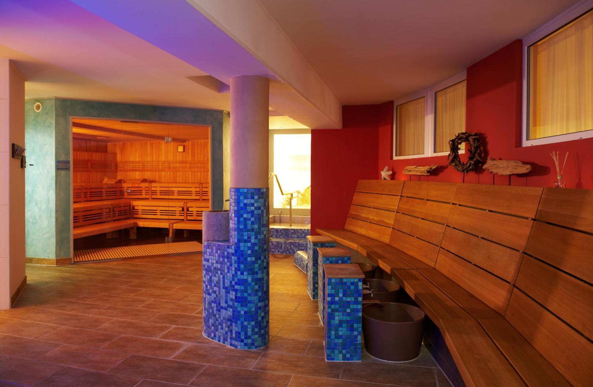 Ostseehotel Villen Im Park - Ein Rovell Hotel 제바트헤링스도르프 외부 사진