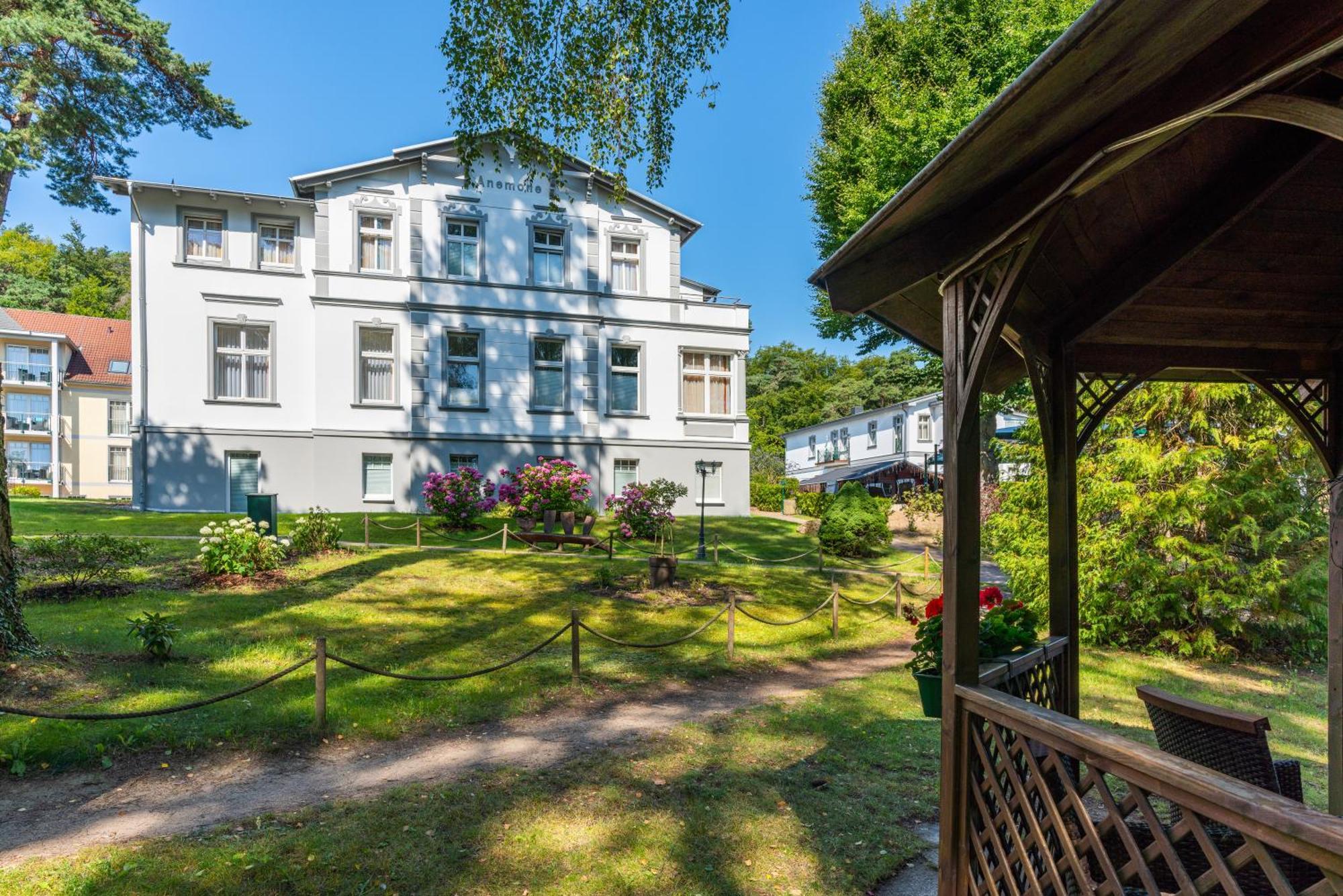 Ostseehotel Villen Im Park - Ein Rovell Hotel 제바트헤링스도르프 외부 사진