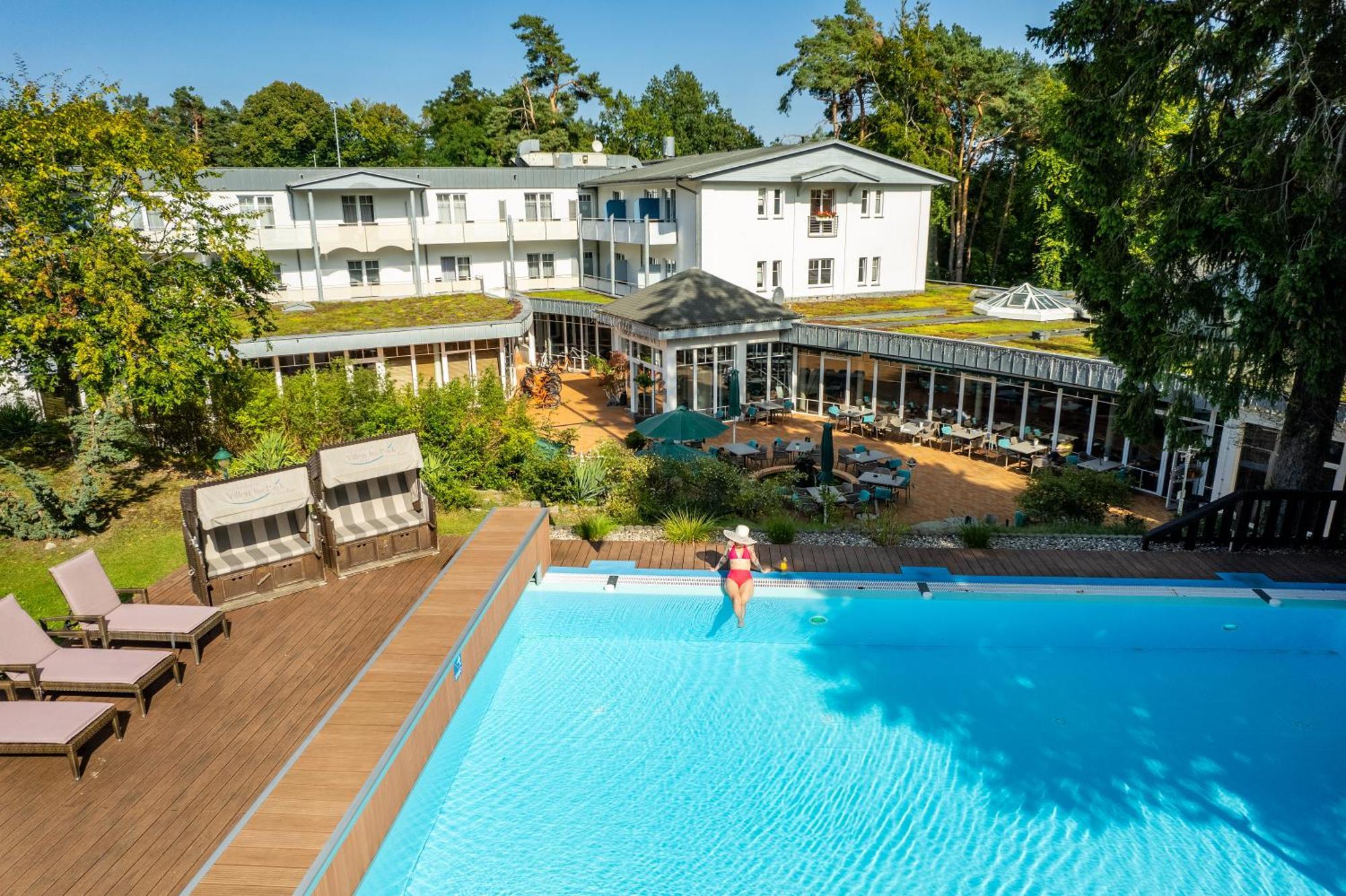 Ostseehotel Villen Im Park - Ein Rovell Hotel 제바트헤링스도르프 외부 사진