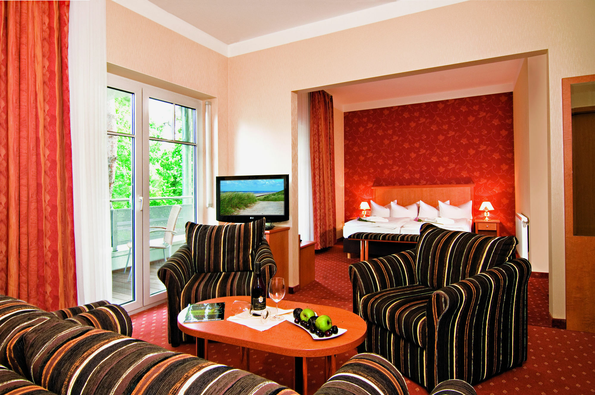 Ostseehotel Villen Im Park - Ein Rovell Hotel 제바트헤링스도르프 외부 사진